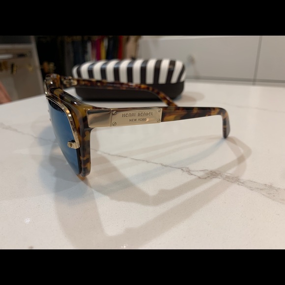 Henri Bendel sunglasses main image 5